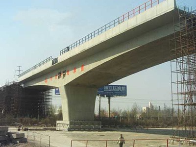 德滨高速跨京沪铁路高架桥水平转体