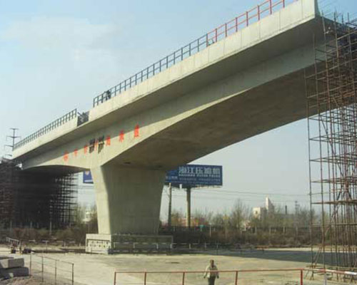 德滨高速跨京沪铁路高架桥水平转体